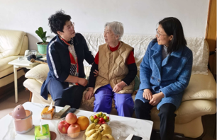 “敬老月”里温情洋溢 尊老敬老美德传承 ——离退休工作处走访慰问离退休老同志